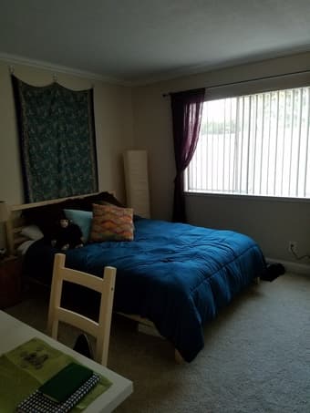 Seeking roommate for 1-year lease, 2br/1ba apartment in Redwood City 2