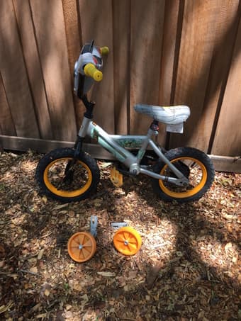 12" kid's Star Wars bicycle 1