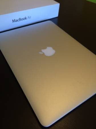 MacBook Air - 13.3" - Intel Core i5 - 4GB Memory 2
