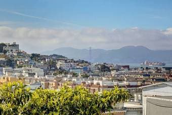 $2200 - Sunlight and Private Bedroom !!! (Telegraph Hill, SF) 1