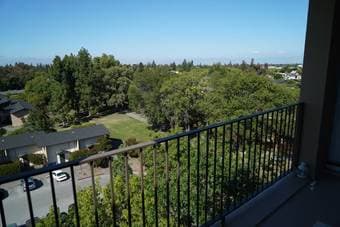 1 BR/BA apartment on Stanford Campus (grad housing) June 9 - June 23 3