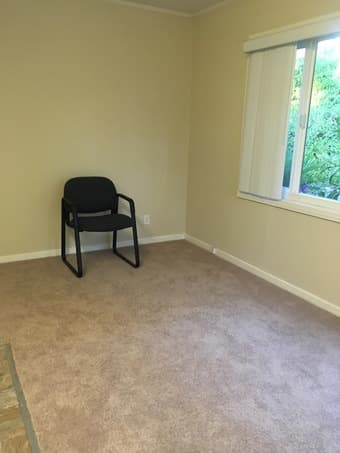 Apt 1BR avaliable Aug 1 near campus 1