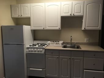 Apt 1BR avaliable Aug 1 near campus 2