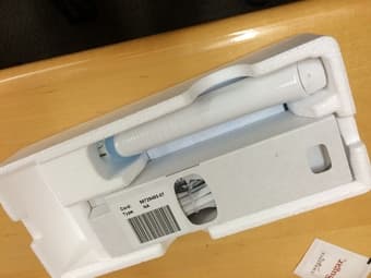 Oral B Precision 1000 Rechargeable Toothbrush - Like new condition 2