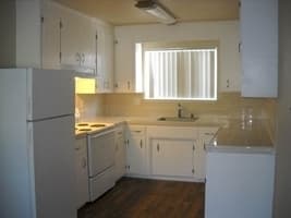 Share 2b2b Palmetto Apartments in Mountain View - Dog Friendly! 2