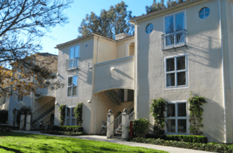 Stanford on-campus women's furnished private room sublet (June-July) 1