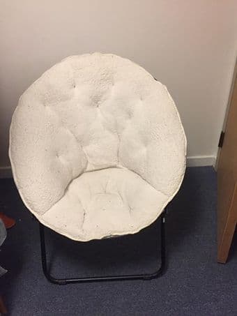 Foldable comfy dorm chair 1