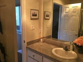 Spacious master w/bath in great 2 BR 2 BA apt. in Mountain View 2