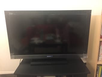 Sony Bravia 1080p LCD HDTV 40 inch excellent condition for sale 1