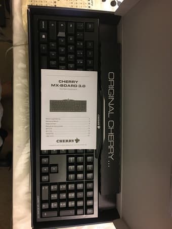 CHERRY MX3.0 KEYBOARD, US INTERNATIONAL 104 KEY LAYOUT, BLACK 2