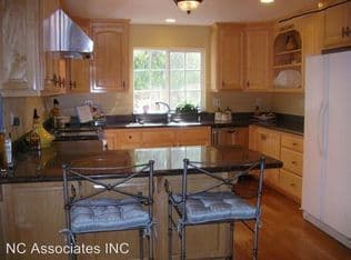 3 furnished rooms in 5 bed/4.5bath available for summer sublet 1