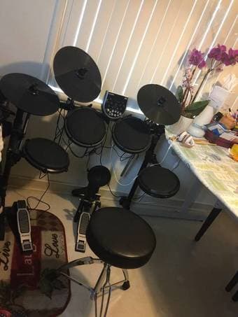 ALESIS Electronic drum set/ kit - $260 2