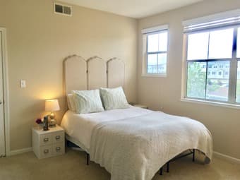 Spacious Master Suite in 3 bed 2 bath Apartment w/Washer Dryer in Unit 1