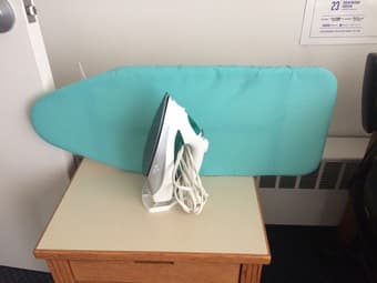 Iron and iron board set 1