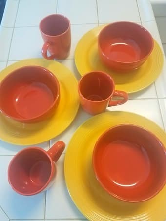 Counter stool & Dishes 2