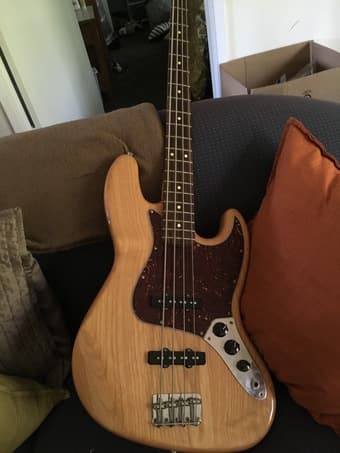 Fender Standard Jazz Bass 1