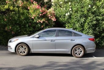 30 month old Hyundai Sonata driven by a visiting scholar (excel. cond) 1