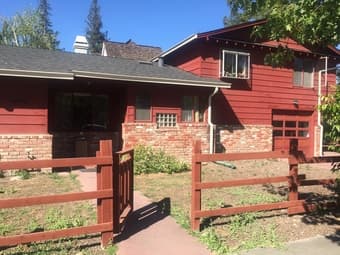 Furnished room available in great house near Stanford campus 3