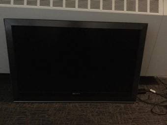 Sony Bravia W-Series KDL-40W3000 1