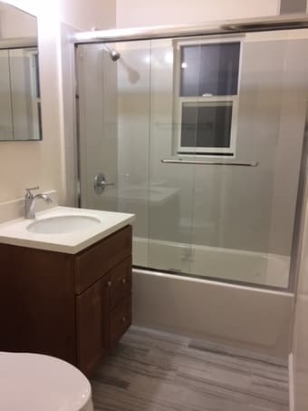 One-Story no smoking no pets Triplex, available NOW! 1