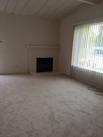 One-Story no smoking no pets Triplex, available NOW! 3