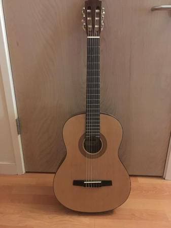 Hohner Full Sized Nylon Guitar 1