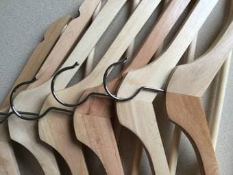 Hangers (9) 3