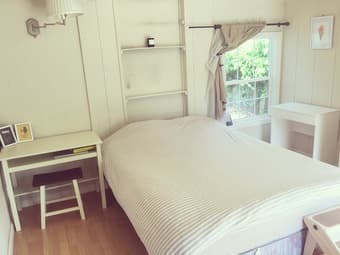 Sunny room minutes from Stanford campus- Pet friendly! Available now - 1