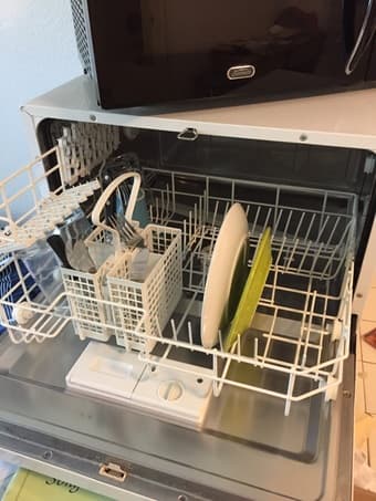 Portable dishwasher SPT SD-2201W works like a dream 3