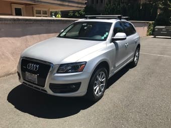 2009 Metallic Audi Q5 V6 3.2 Premium Plus in Excellent Condition 1