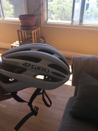 Women's helmet - Giro brand 2