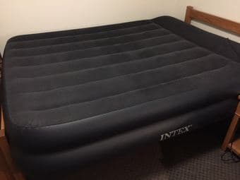 Selling a queen airbed mattress, like new, built in pump 1