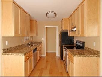 $900 - living room in a 2BR/2BA apartment in Palo Alto, 15 minute bike 1