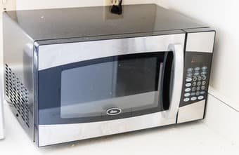 Toaster + Microwave 1