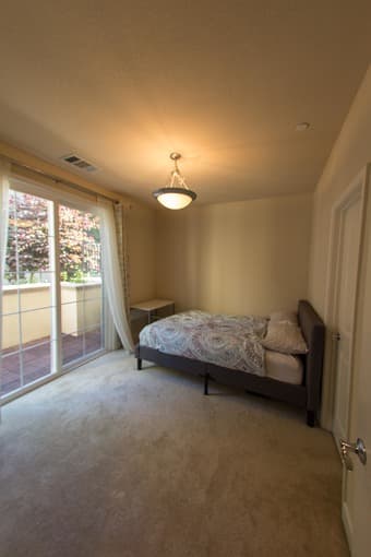 MasterBR in 3BR/3.5BA Townhouse in Mt.View starting 1st of July 2