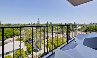Spacious Studio in Downtown Palo Alto (Mia) 2