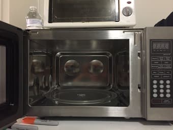 Magic Chef Microwave (1100W stainless steel inside and out) MCD1311ST 3