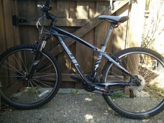 Nice Gray Specialized Bike 1