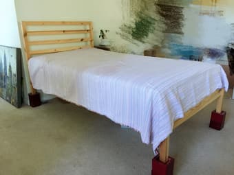 GREAT VALUE! Twin bed with very good mattress (new very clean) 2