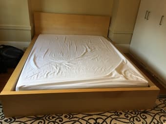 Like-new Ikea Malm Bedframe (Queen size) for Sale 1