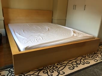 Like-new Ikea Malm Bedframe (Queen size) for Sale 2