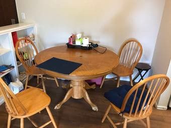 斯坦福下岗职工含泪甩卖沙发、饭桌、电视！ 2