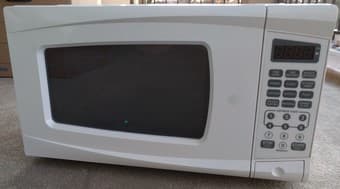 Microwave - lightly used, excellent condition 1