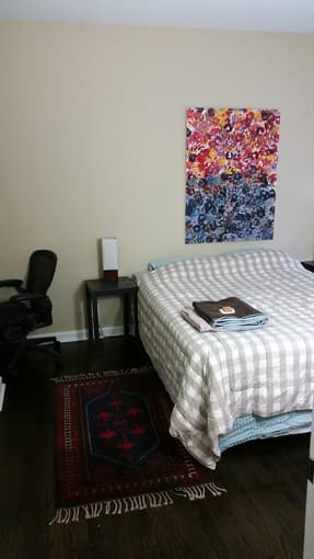 Free bedroom in a house in West Menlo Park 1