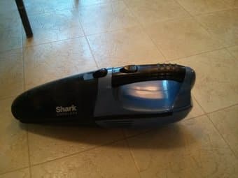 Shark Cordless Hand Vaccume - works great 1