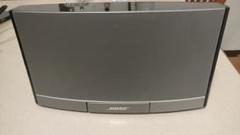 Bose Sound Dock Portable Speaker for iPhone (4) and Aux 1