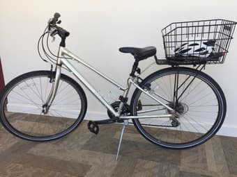 Marin Kentfield CS2 - Women's 3X8 speed bike in very good condition 1