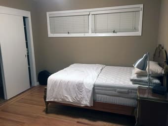 Room for rent in 2