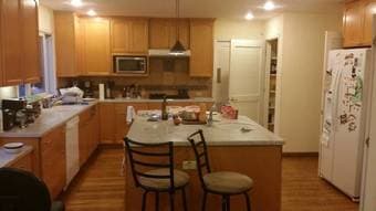Beautiful Master Bedroom in Spacious Palo Alto Home 3
