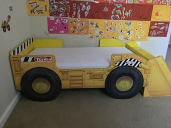 Front- loader toddler bed and mattress 1